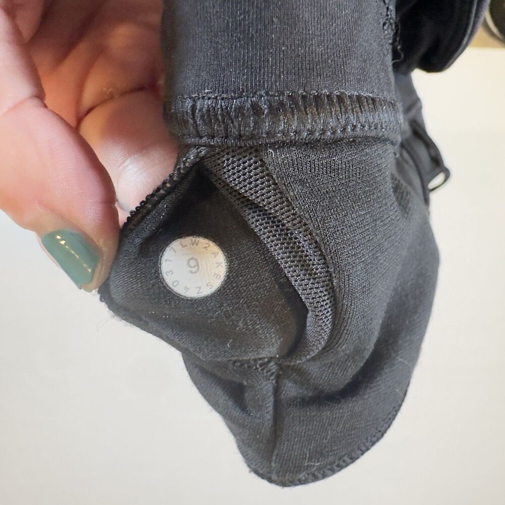 Lululemon Mesh Scallop Sports Bra Yoga Pilates Women’s Size 6 - Picture 3 of 3
